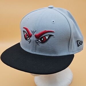 Cincinnati Bearcats Hat Cap New Era Fitted Size 7 1/4 Gray Black Eyes Logo 5950